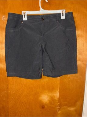 Kuhl Women’s Classic Black Stretch Shorts Sz 14